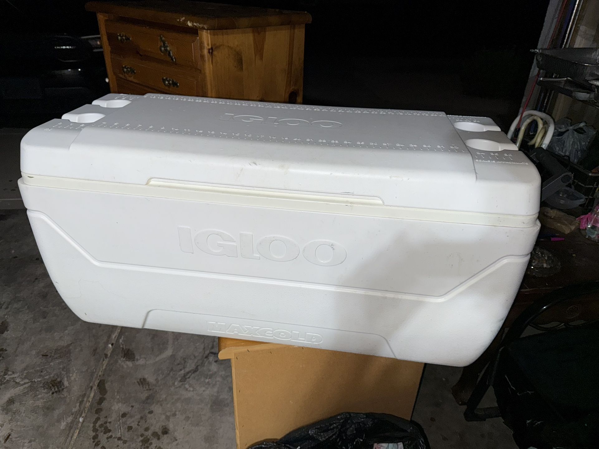 120 QT Igloo Ice chest