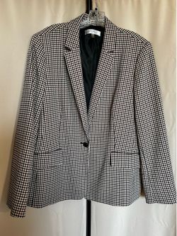 Women’s Blazer size 18, Houndstooth pattern slightly used.