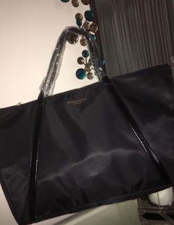 New authentic givenchy bag