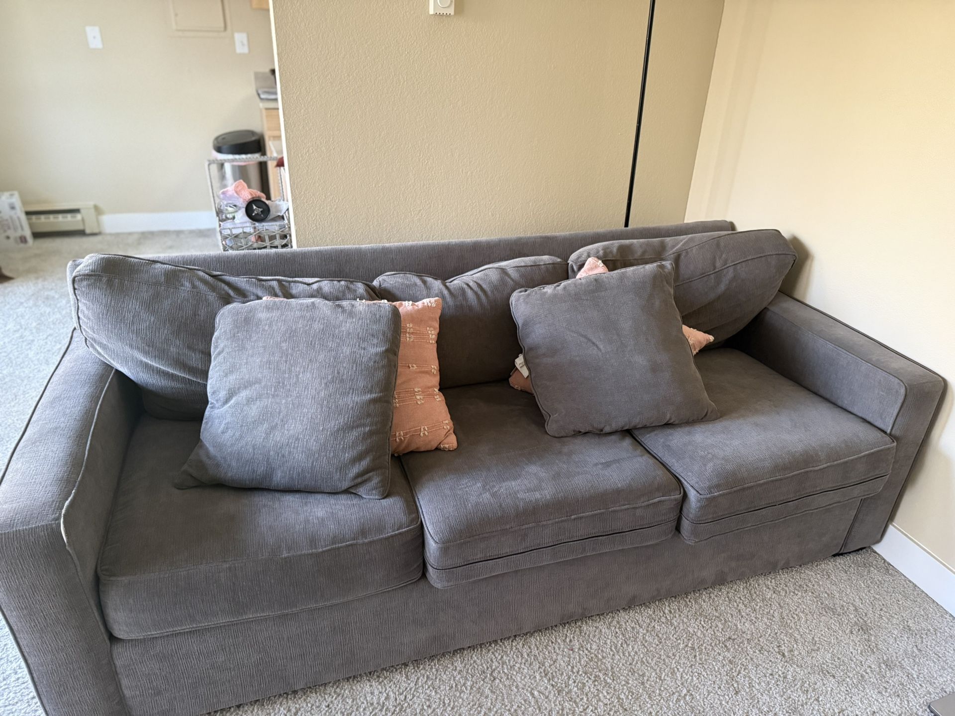 3 Seater Sofa With Throw Pillows