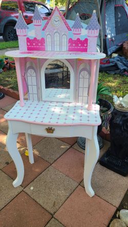 Vanity for girls