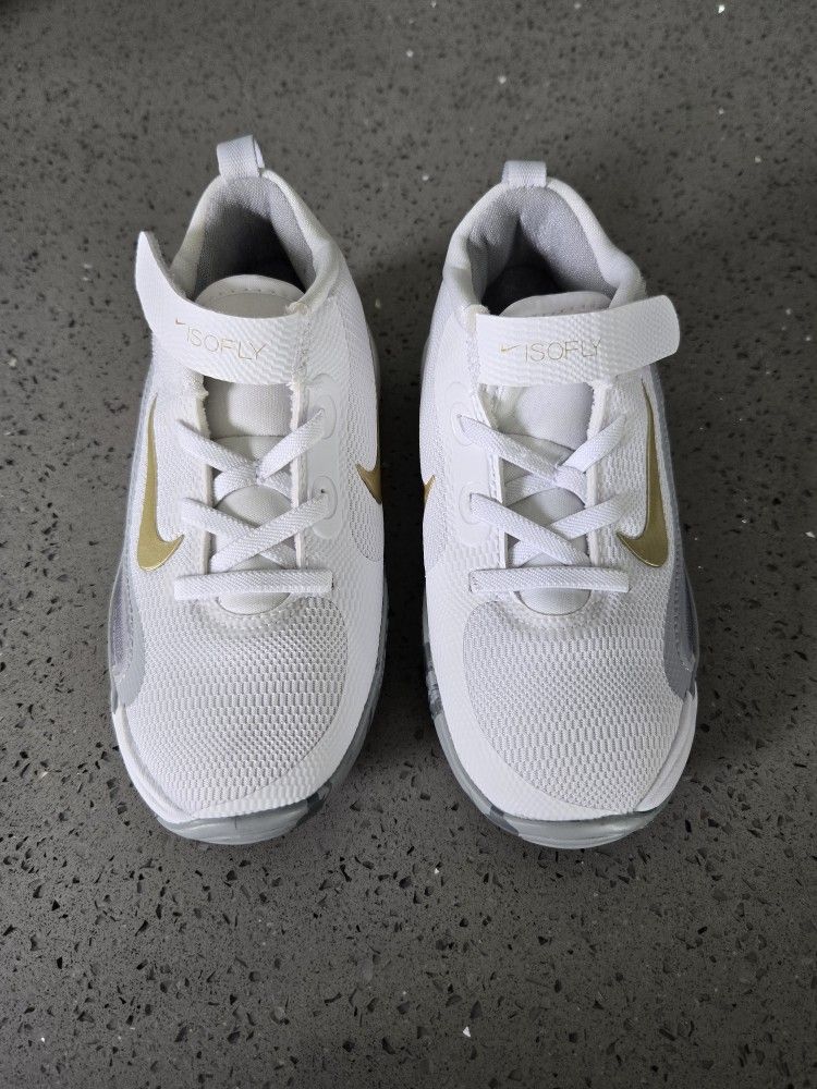 Nike IsoFly Big Kids' Basketball Shoes