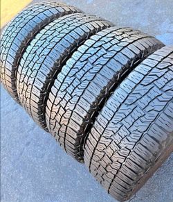 225 55 17 Falken tires Con 80% de Vida Las 4