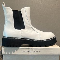 White Boots 