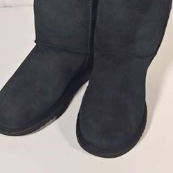 UGG Black Classic Short
