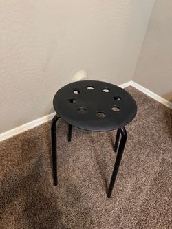 Plant Stand - Black Metal Round Stool