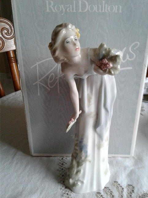 ROYAL DOULTON Figurine In Original Box