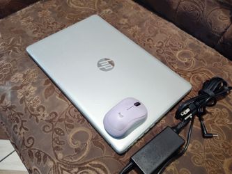 Touchscreen Laptop HP-25-da0012dx-core i3-16gb ram -128gb HD SSD solid-go-od for stud-ents.