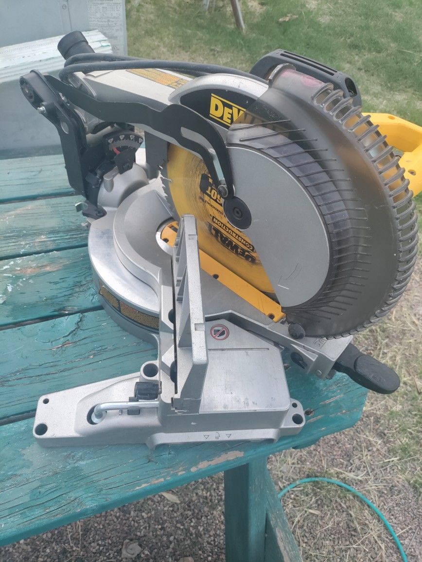 DeWalt 12" Miter Saw 