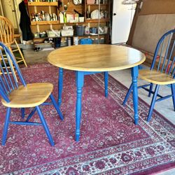 $75 OBO!  ADORABLE Table And Chairs 
