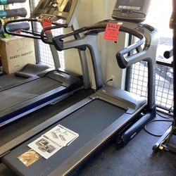 Matrix TF30 High End Folding Treadmill 16” XIR Touchscreen Includes warranty