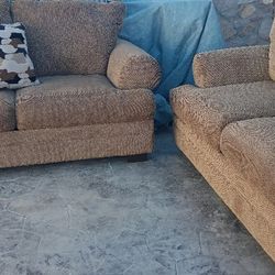 SET DE DOS SILLONES ASHLY EXCELENTES CONDICIONES 