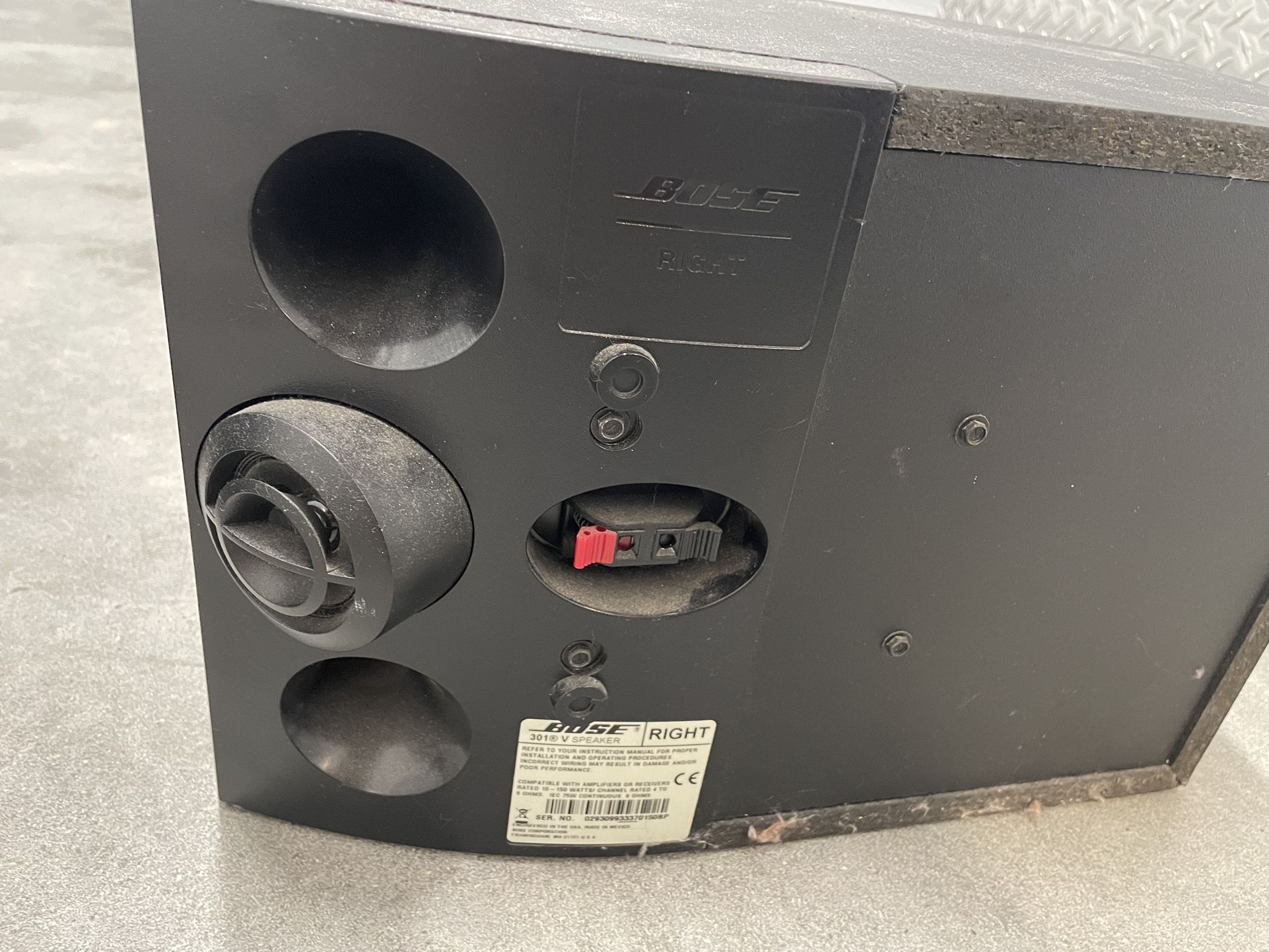 Bose 301 Bookshelf Speakers