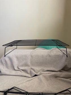 Black Wire Cooling Rack with Folding Legs