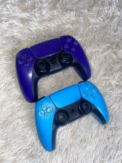 PS5 controllers