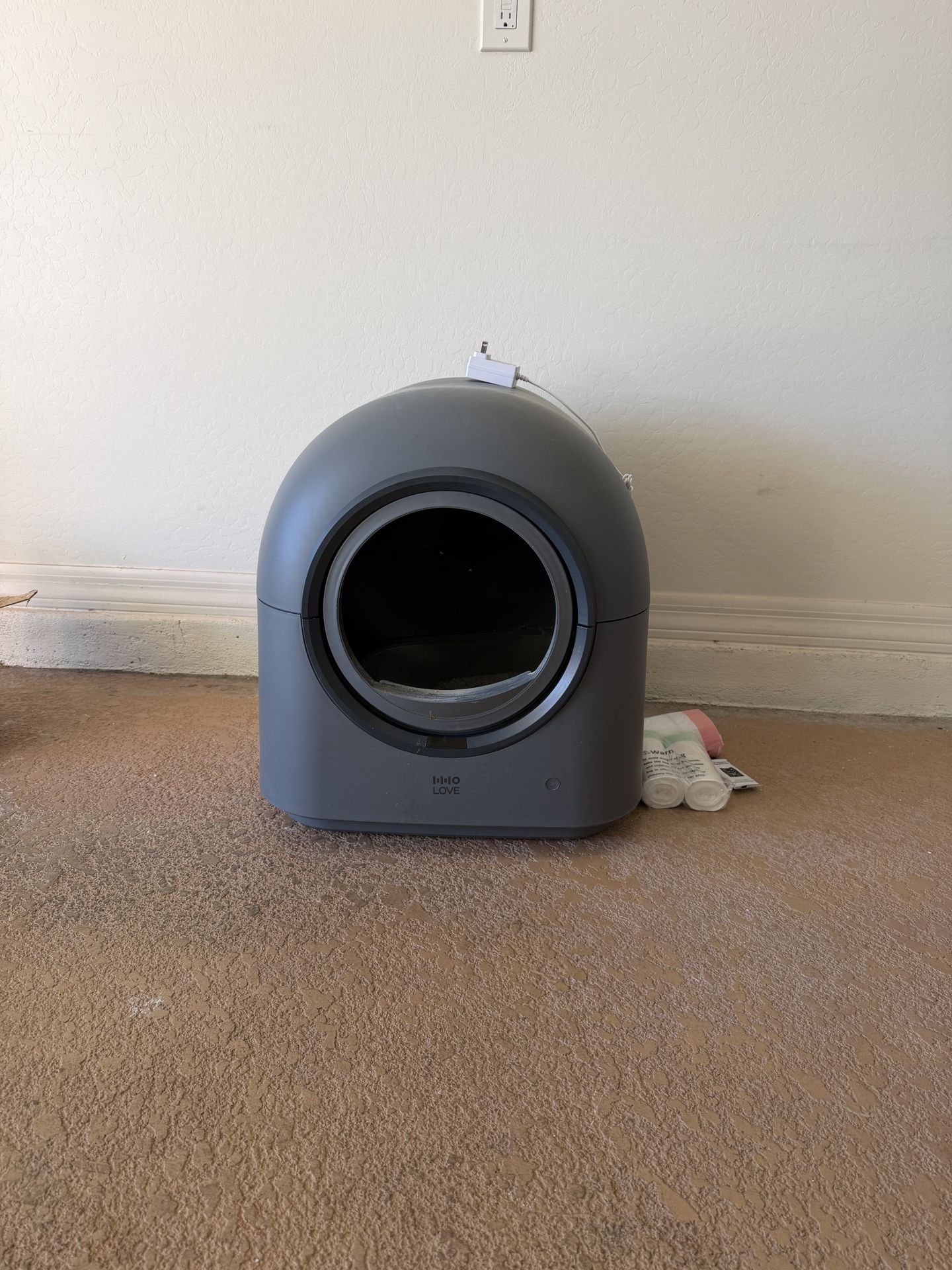 Self Cleaning Litter Box, Like New