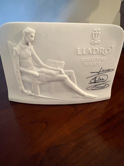 Lladro Collectors Society Don Quixote plaque from 1985