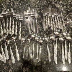 Stainless Steel Flatware Set – Forks, Knives & Spoons