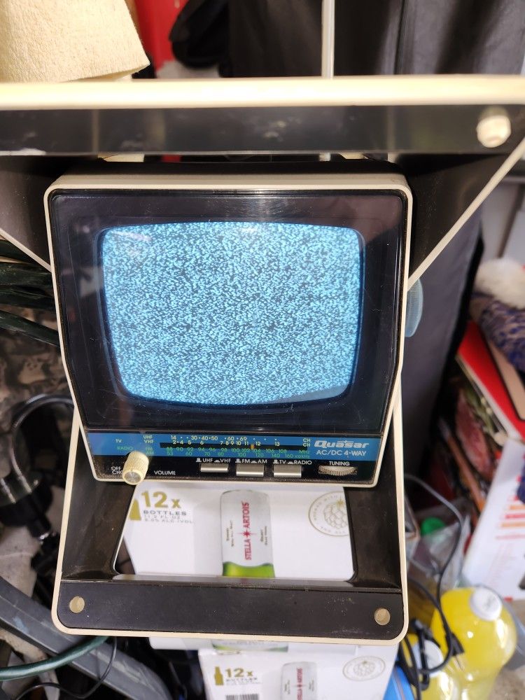 vintage Quasar portable radio/tv receiver
