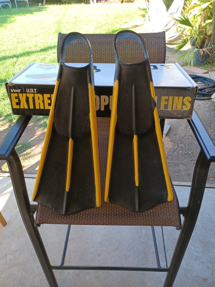 VOIT UDT Duck Fins Extreme Propulsion Fins NIB $75 OBO