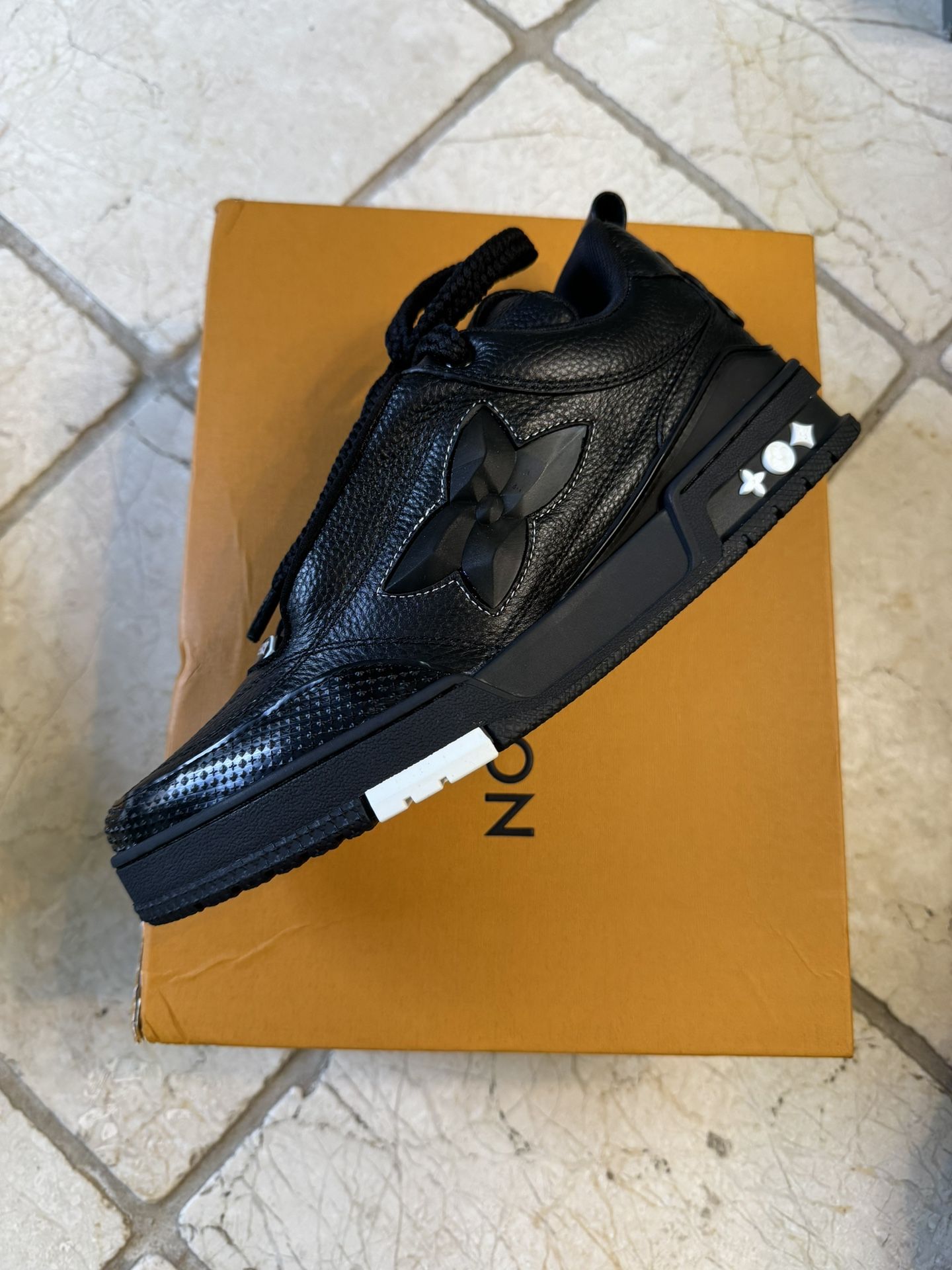 LV Skate ( No Trades )