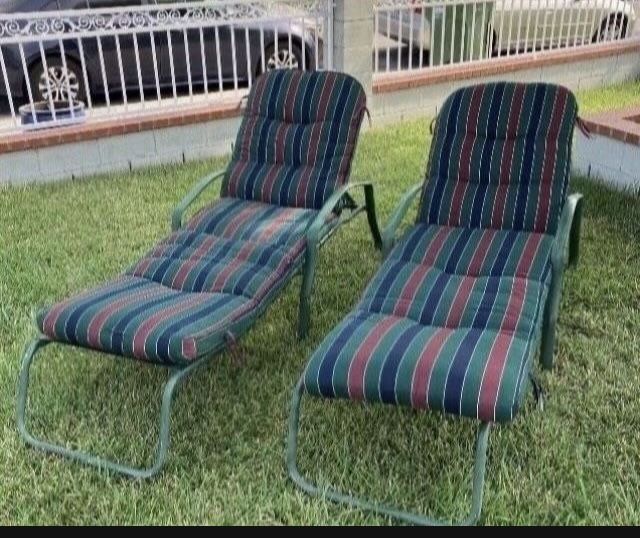 Pool Side Lounge Chairs