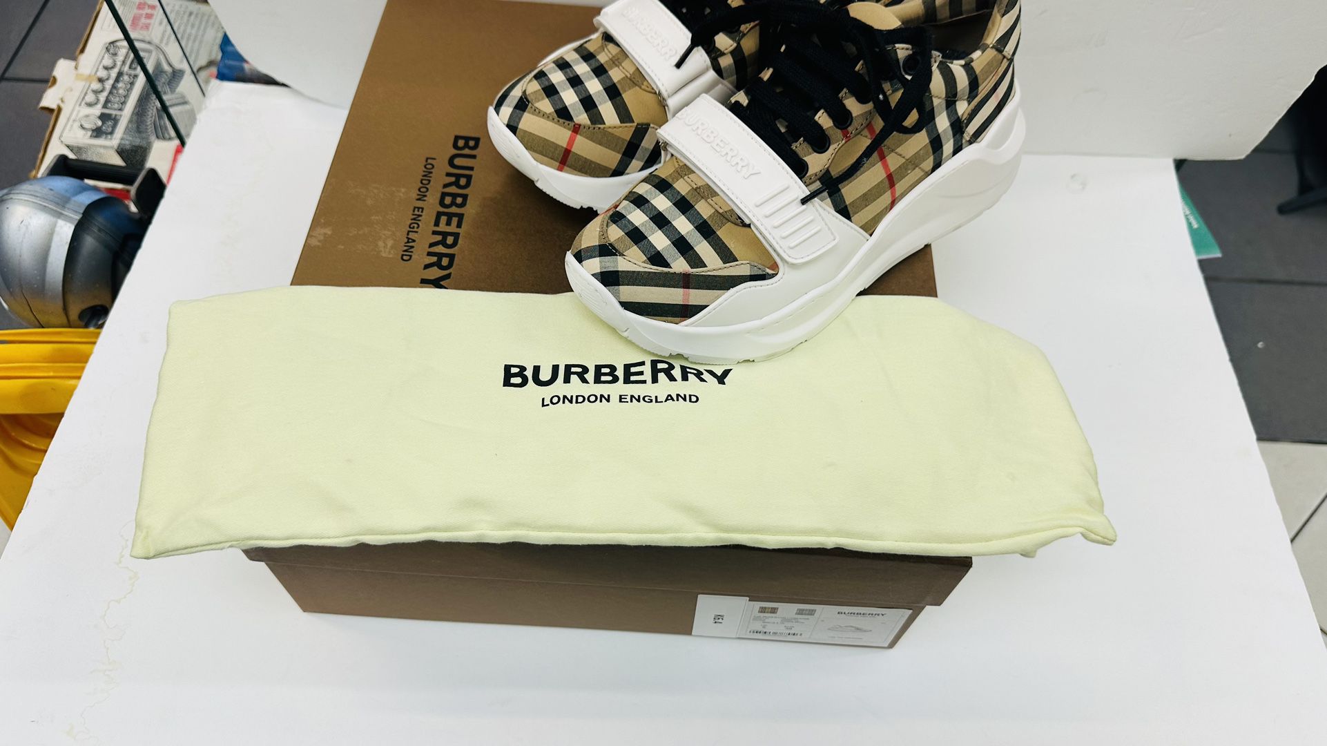 Burberry Nova Check Beige Regis Sneakers size 39