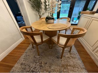 Solid Oak wood fluted dining table & 4 Rustic Dining Chairs w/Wicker Back And Wide Seats- LIKE NEW