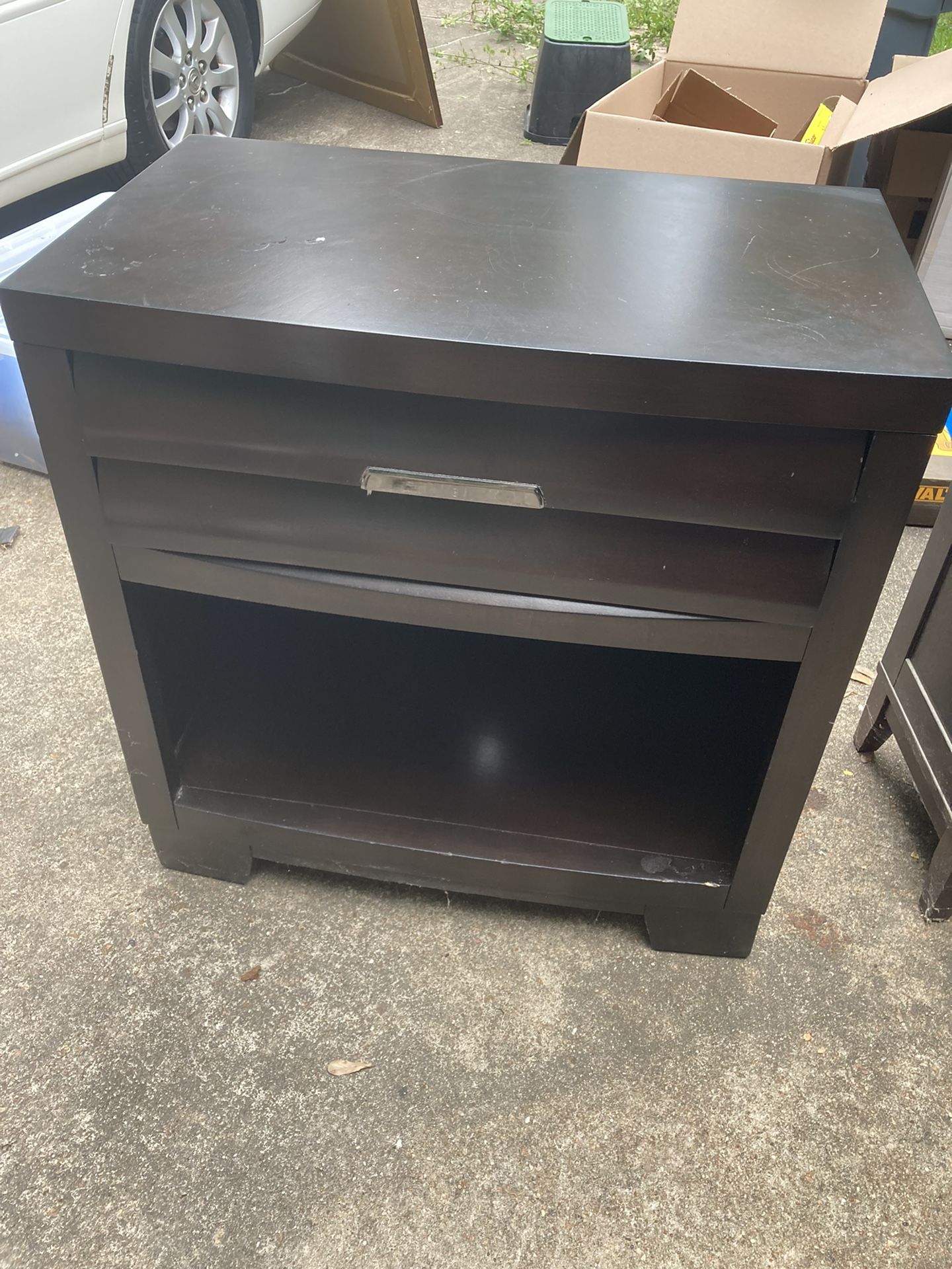 Bedroom Drawer End Table / Nightstand (Solid wood /w Elec)