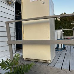 Free refrigerator, dishwasher and stove