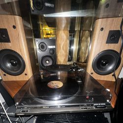 Vintage Stereo System - Technics SL-BD27 automatic turntable