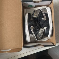 Jordan 1 Retro High Size 5c
