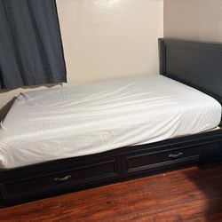 Full Size Bed With Mattress 