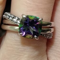 Size 6 1/2 New In Box Beautiful Genuine Mystic Topaz Ring For Christmas 🎄! 💍💜💚