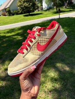 Nike Dunk Low Retro SE ‘Strawberry Waffle’
