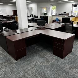 L Shape Desk *25% Off Sale*