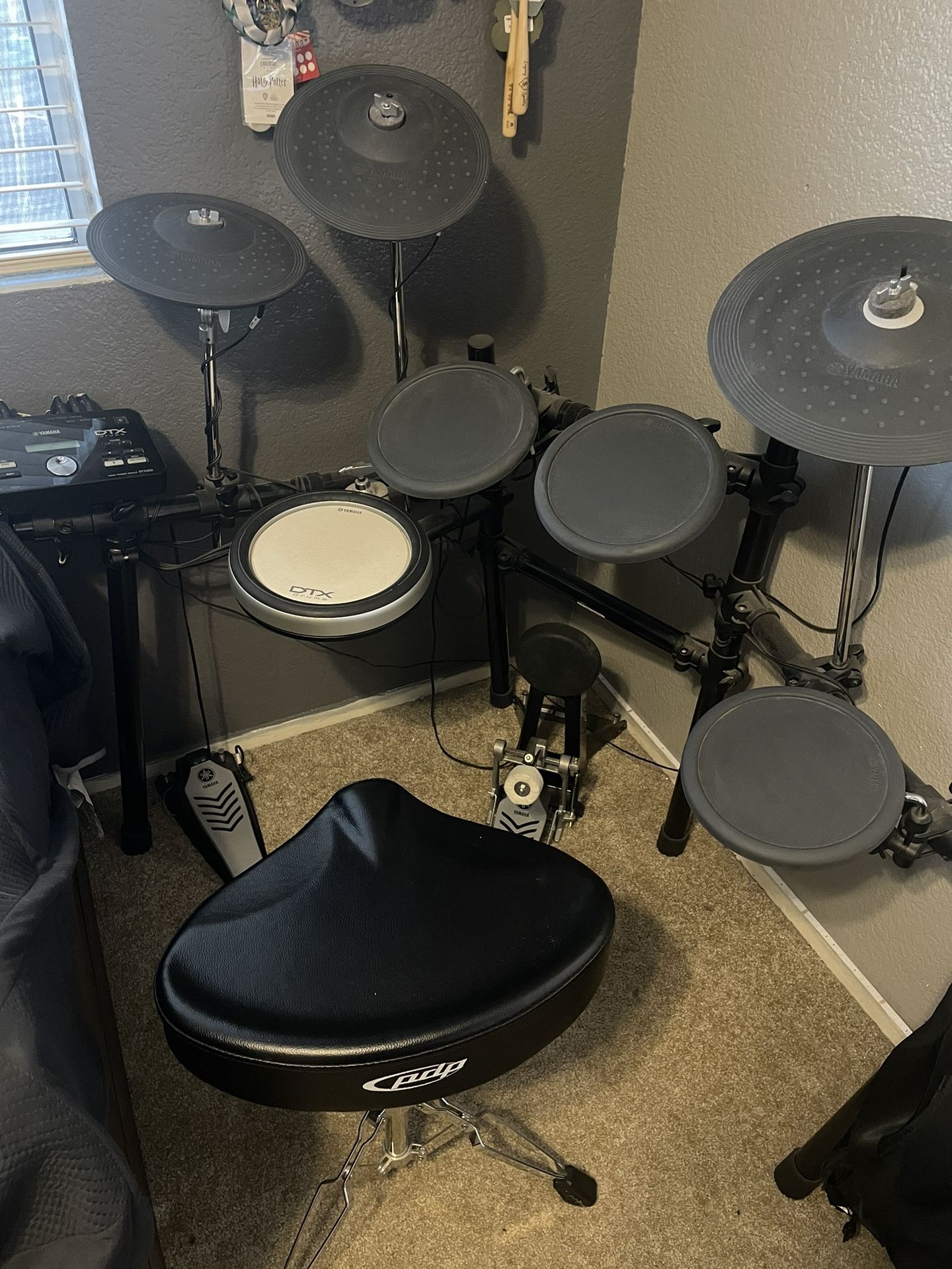 Yamaha DTX500 electronic drum set