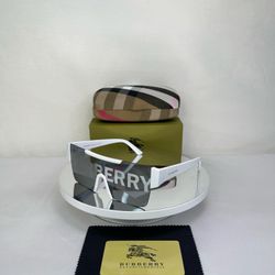 Luis Vuitton Glasses