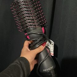 Revlon Blowout Brush