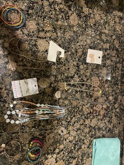 Beautiful Jewelry ; Great Condition