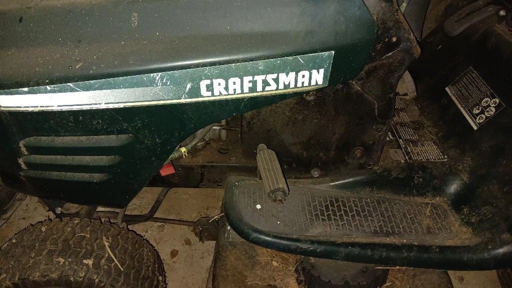 Craftsman riding Lawnmower