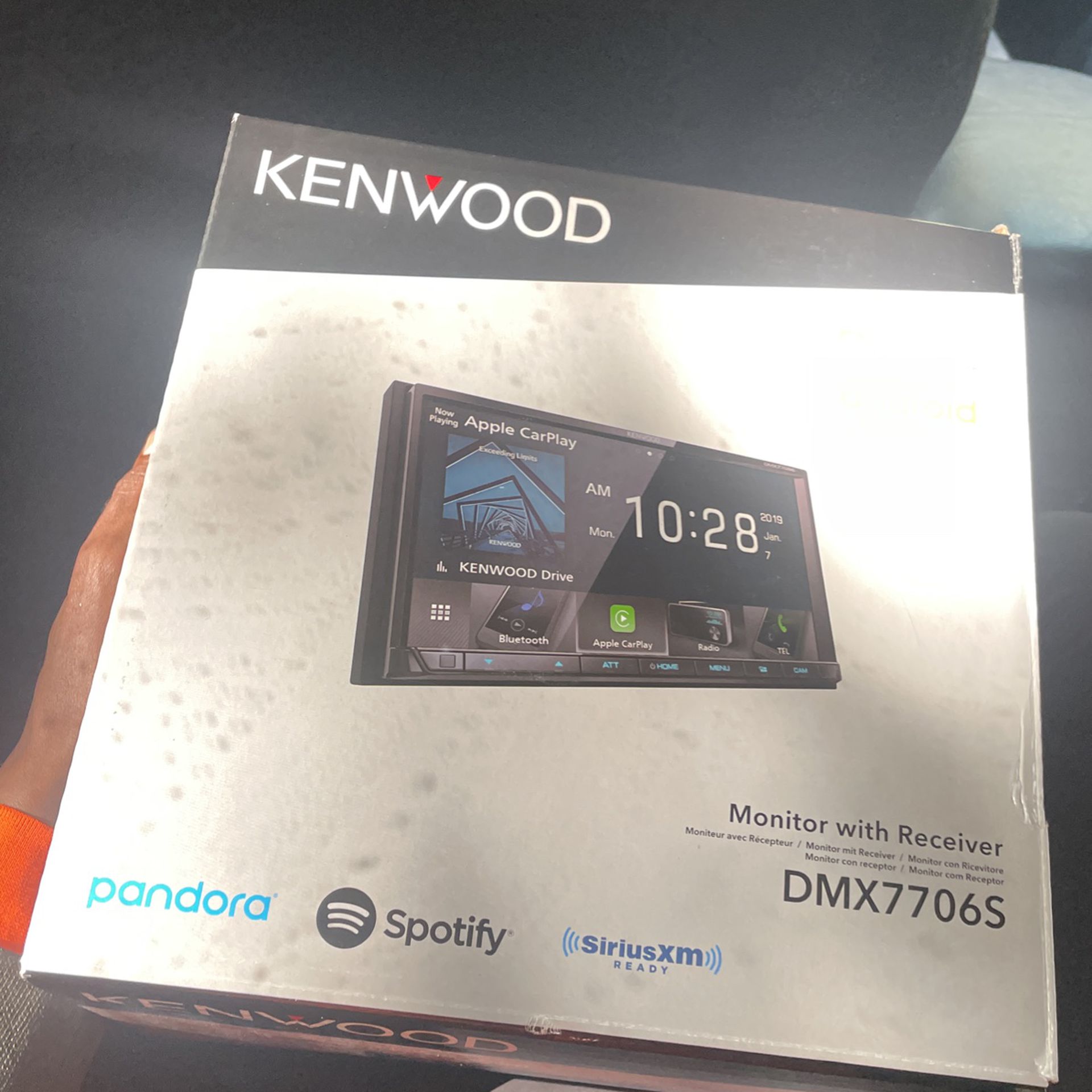 KENWOOD MONITOR WITH RECEIVER 
