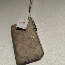 Cartera Coach