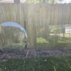 Table Top Round Glass. 4' Bevel Edge 