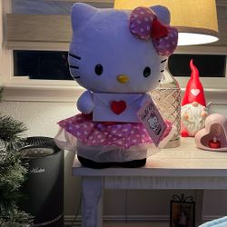 Hello Kitty Valentine’s Day Greeter