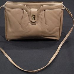 Vintage Etienne Aigner Shoulder Bag/Purse Leather Taupe size 11.5"X8.5"