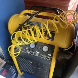 dewalt  4.5 Gal. Portable Electric Air Compressor