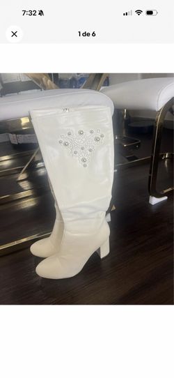 Botas Altas Blancas para Mujer con Perlas y Tacón – Talla 6