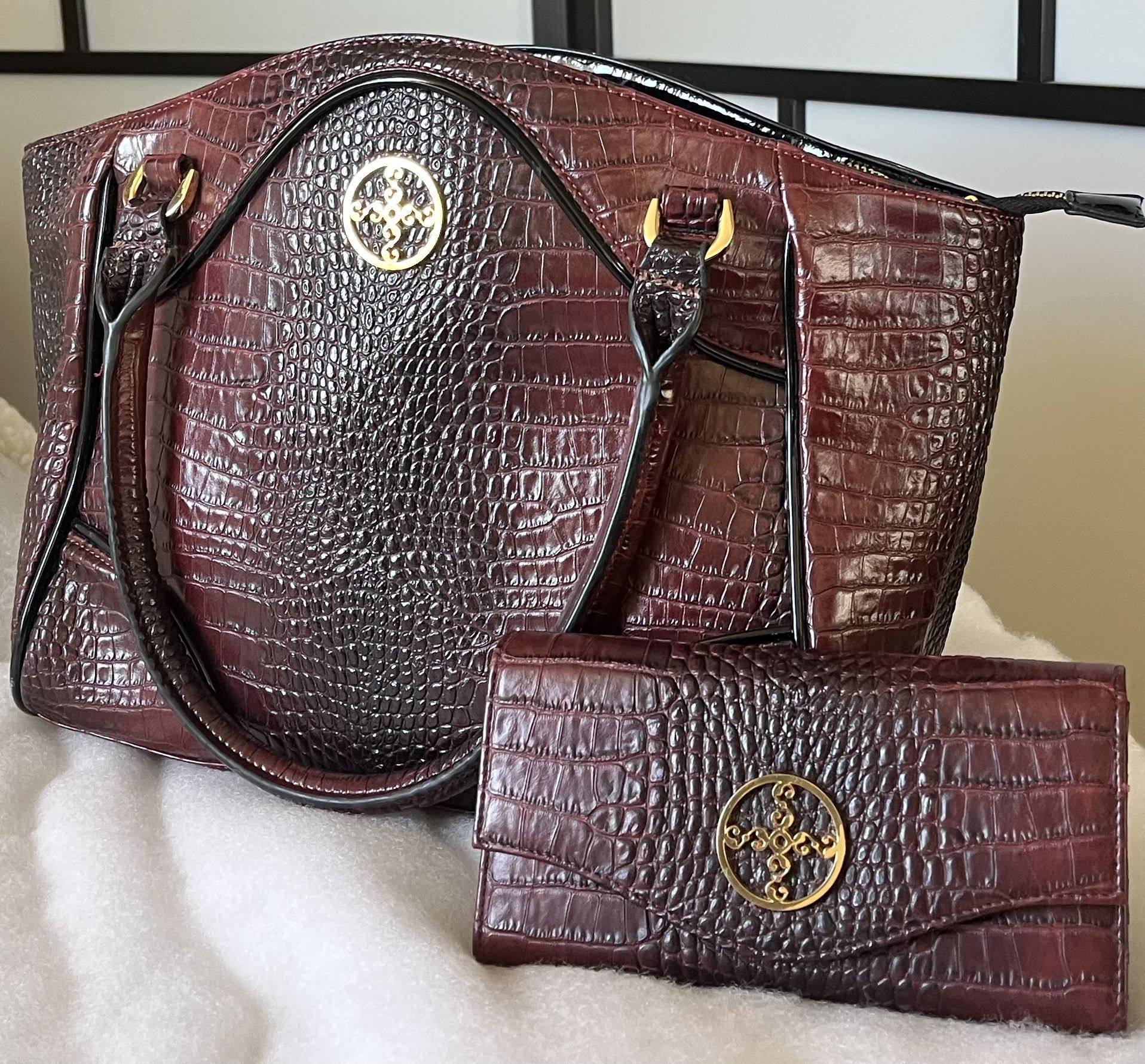 Avalon crocodile Embossed Handbag with matching Wallet