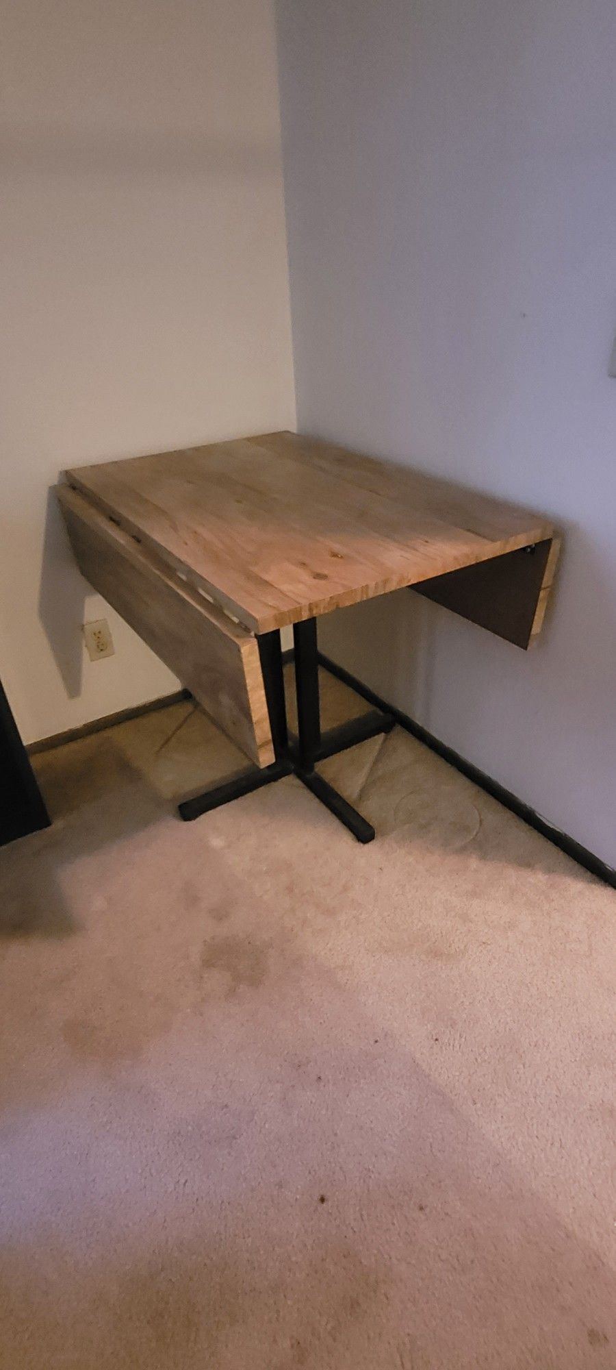Small Dining Table W/ Folding Flaps